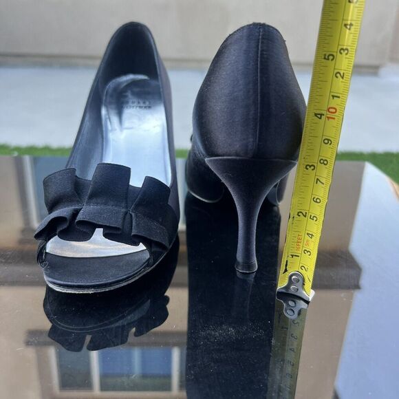 Stuart Weitzman GIGIRITZ Black Size 8 Ruffle 3.5" Heel Cocktail Pumps - Picture 11 of 11